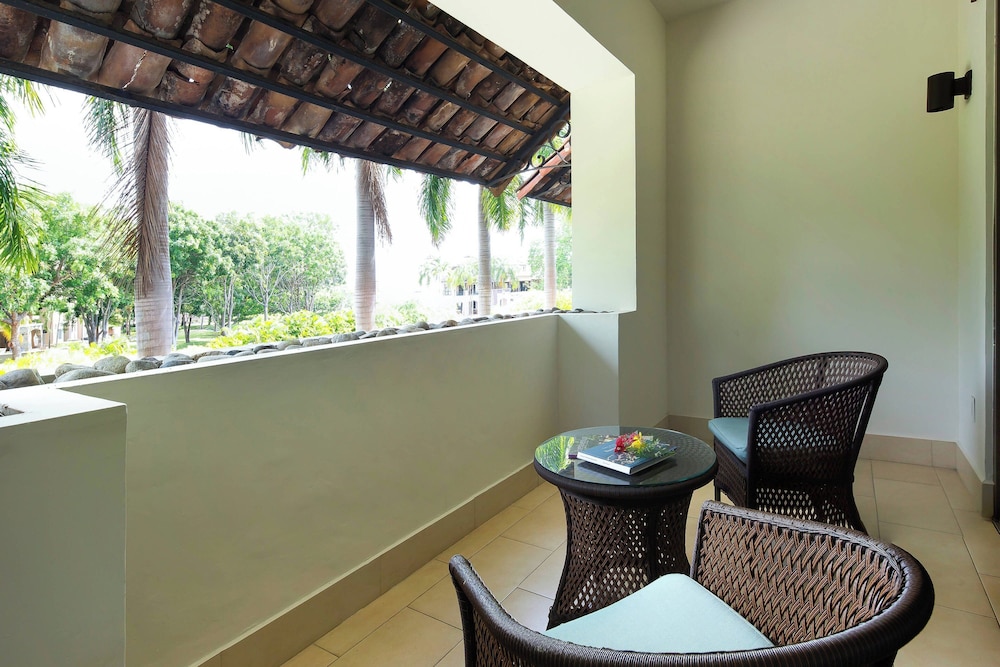 Deluxe Room, 1 King Bed, Resort View - Photo 6