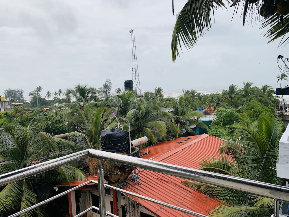 Luxury Double Room, 1 Double Bed, Bathtub, Sea View photo 3