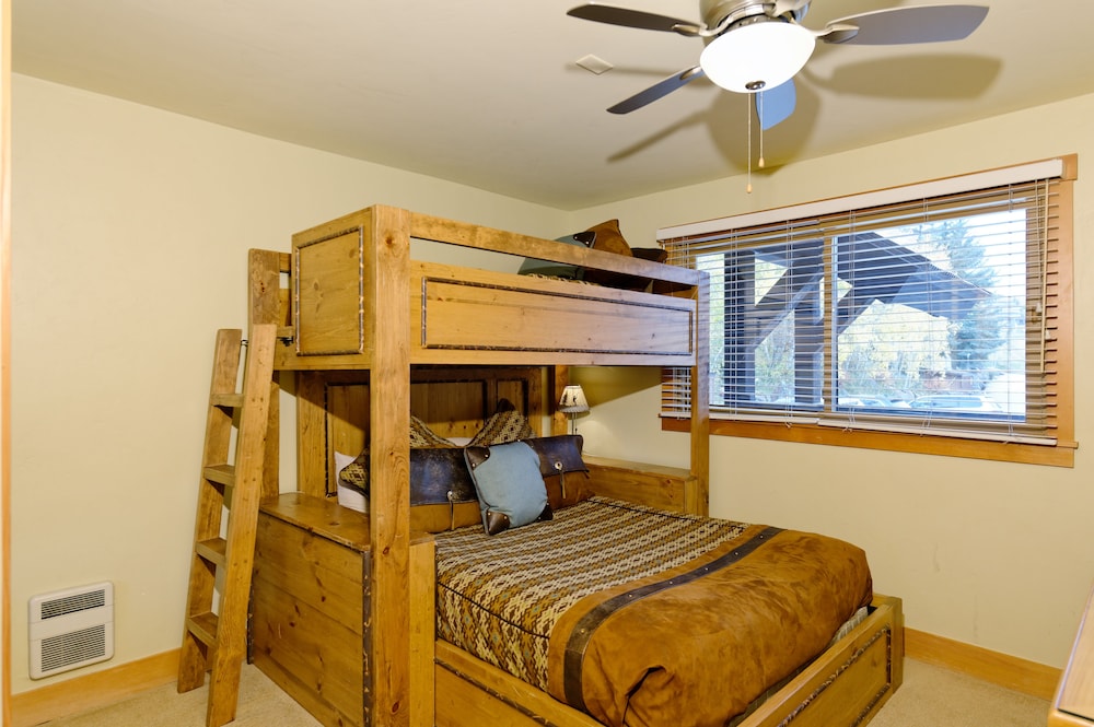 Deluxe Loft, 3 Bedrooms photo 2