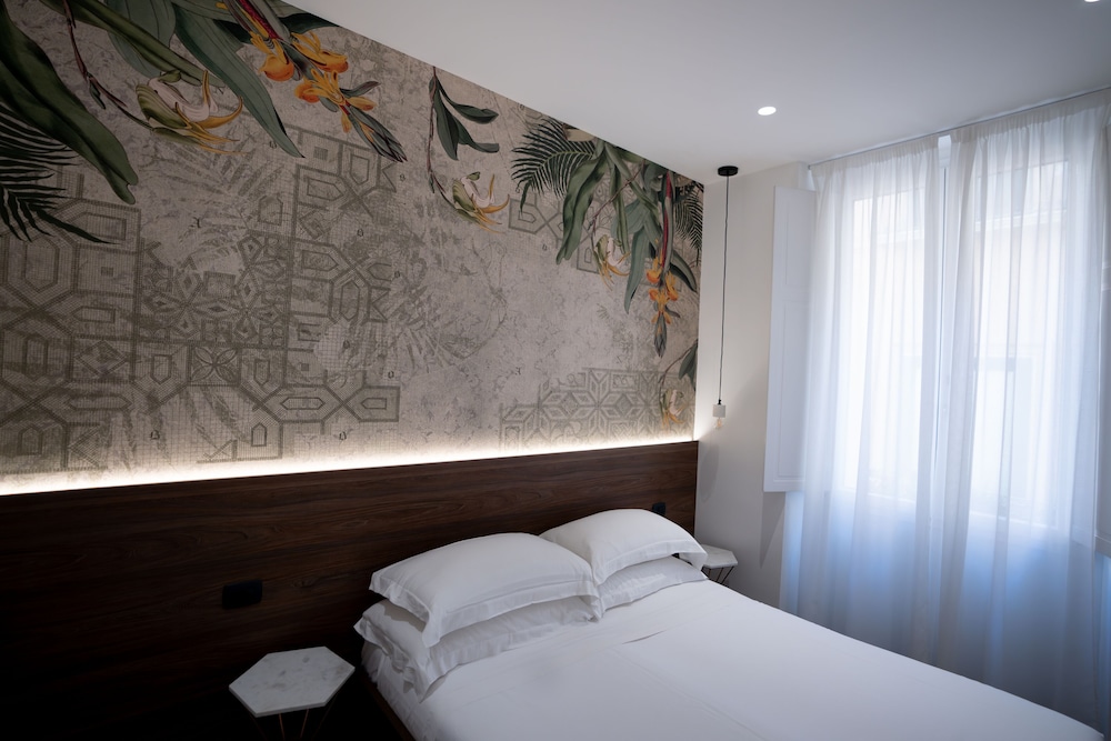 Family Suite, Balcony - Photo 3
