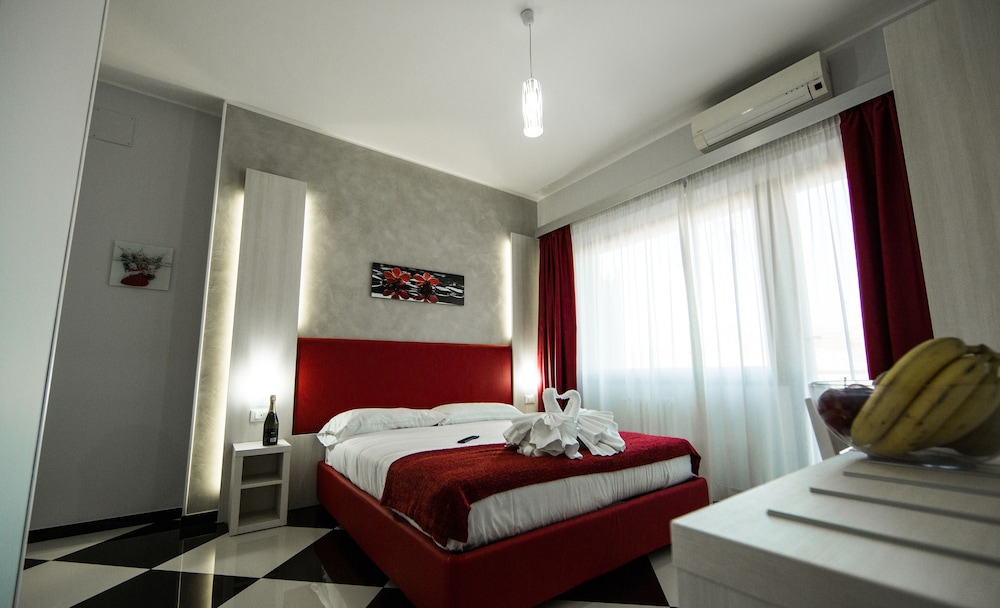 City Room photo 3