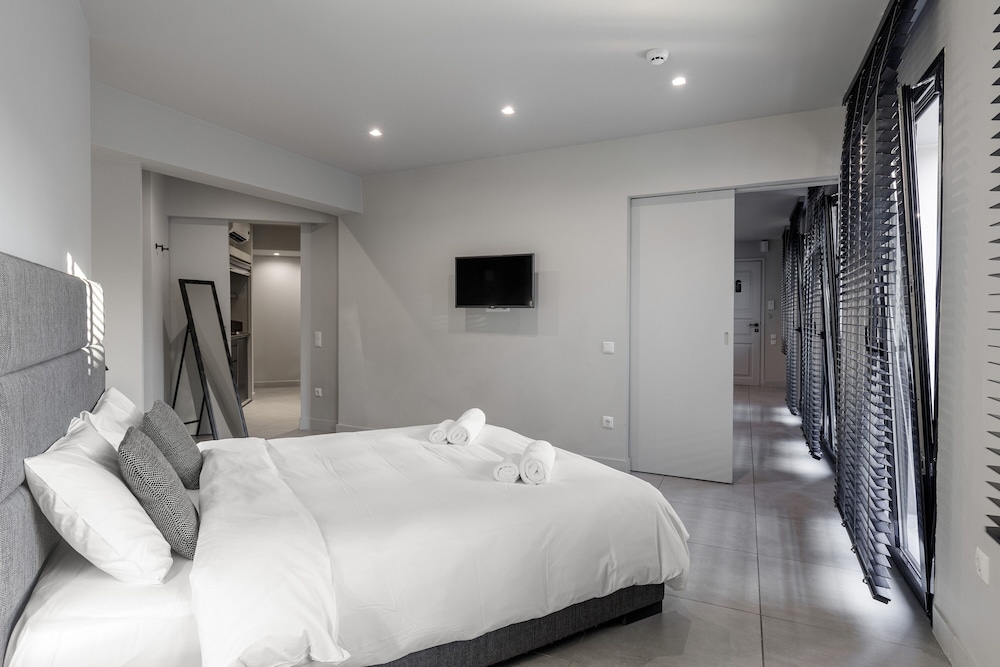 Basic Suite photo 3
