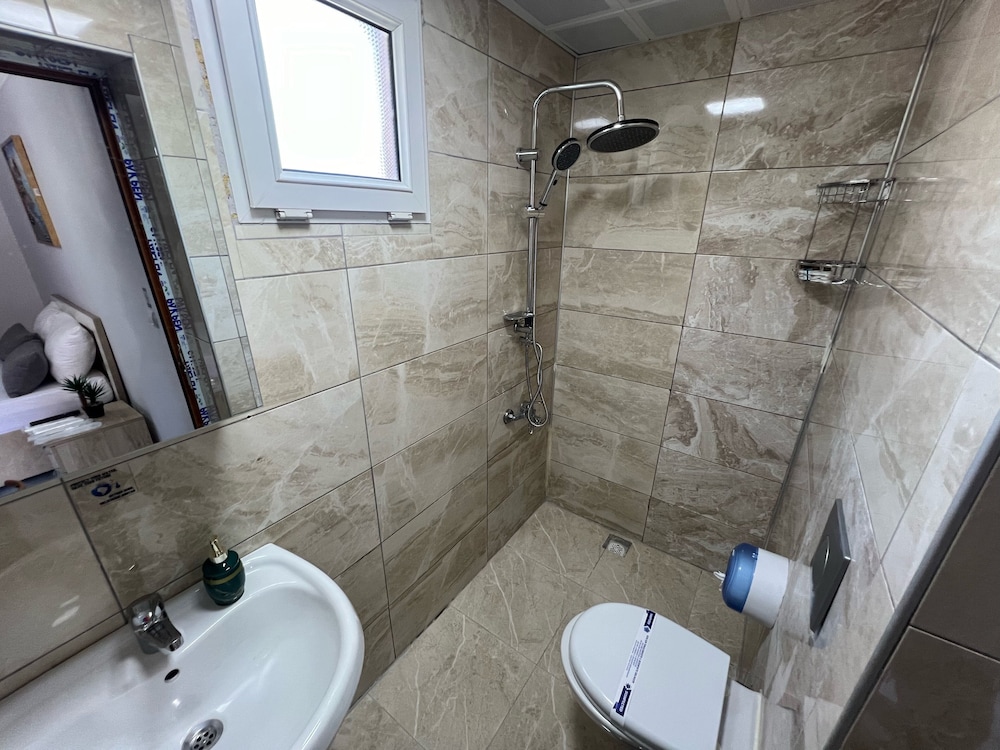 Basic Double Room photo 2