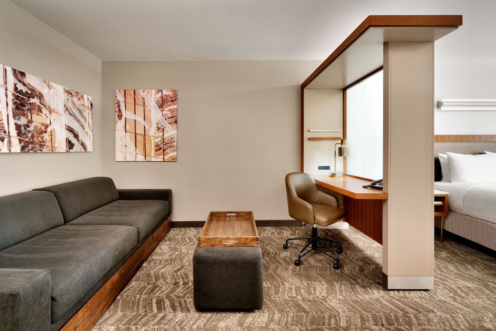Suite, 2 Queen Beds - Photo 6