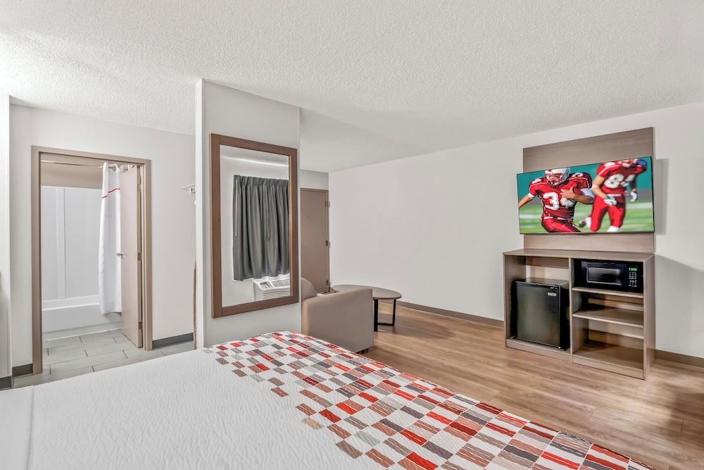 Suite, 1 King Bed, Non Smoking