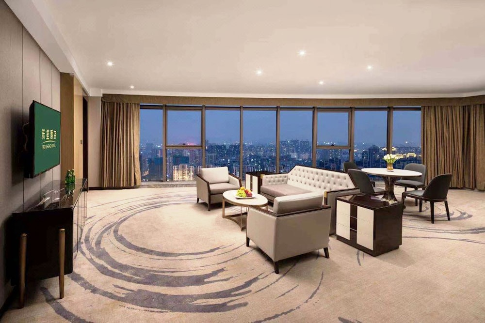 Executive Suite, City View photo 1