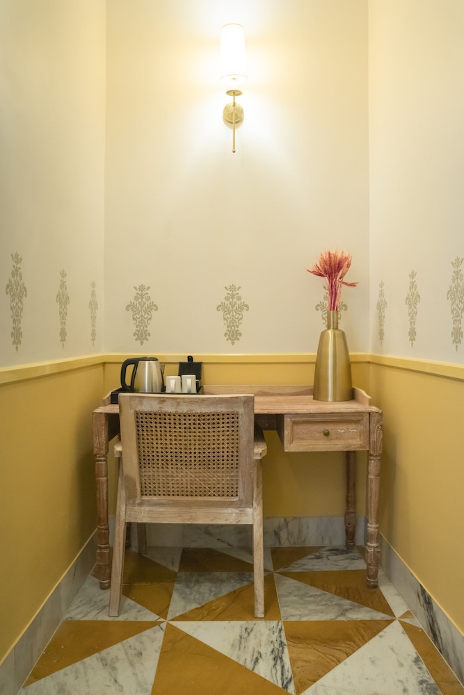 Upper Luxury - Photo 26