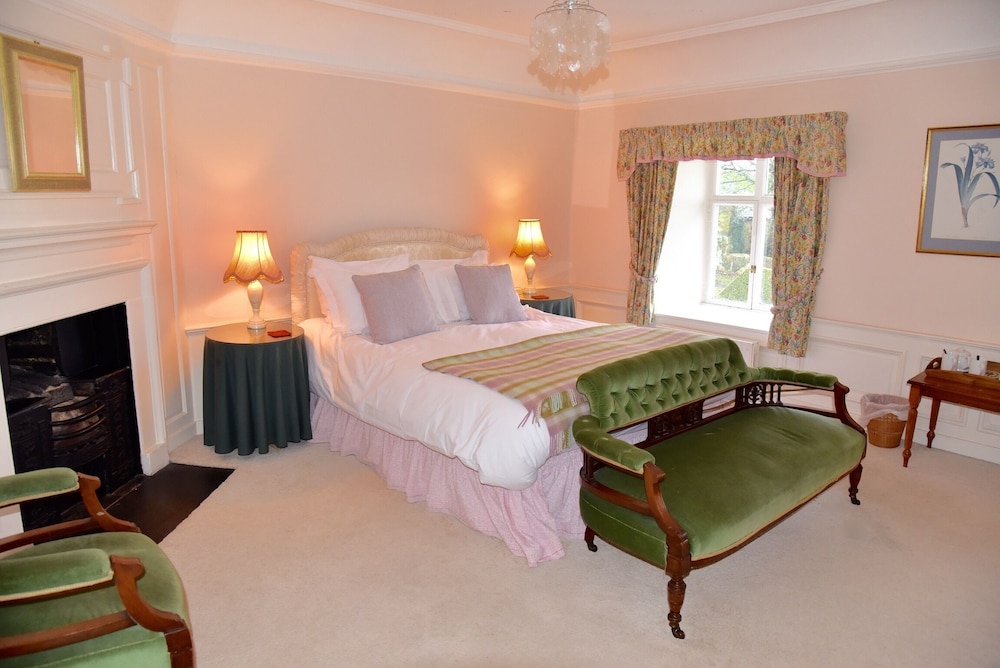 Superior Double Room, Ensuite, Garden View (Pink)