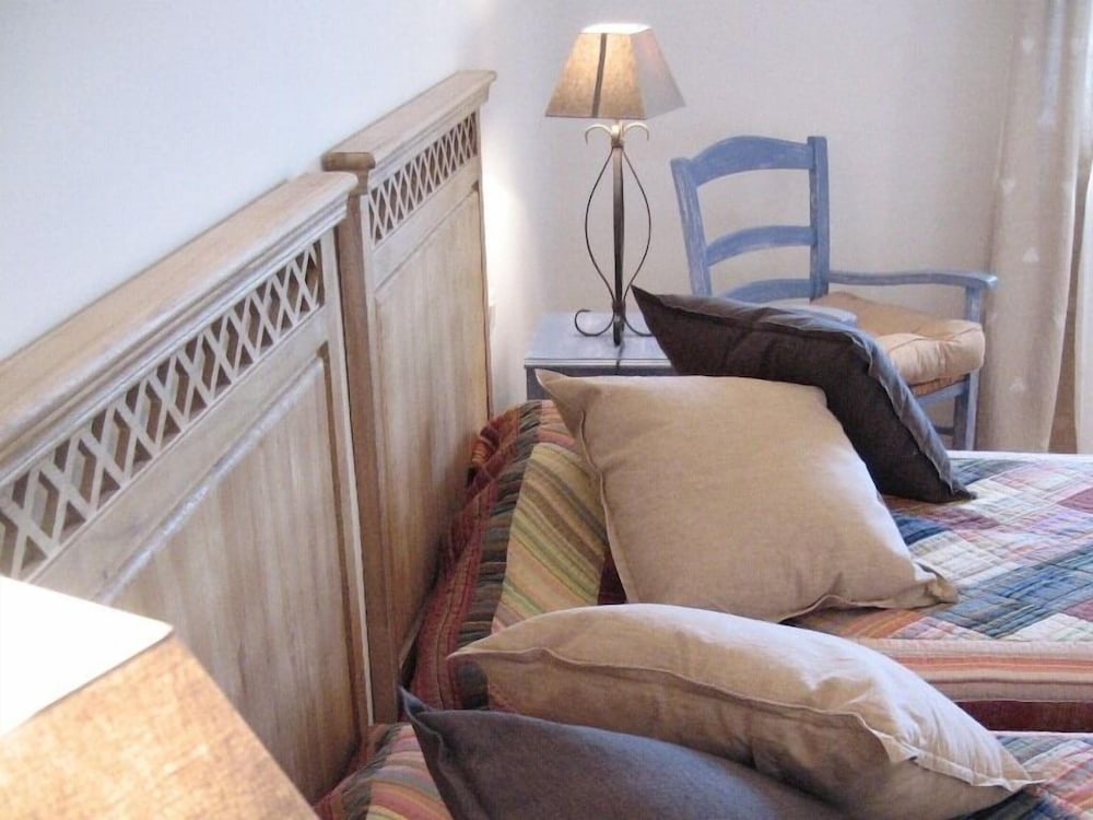 Double or Twin Room, Ensuite (Lavande) photo 3