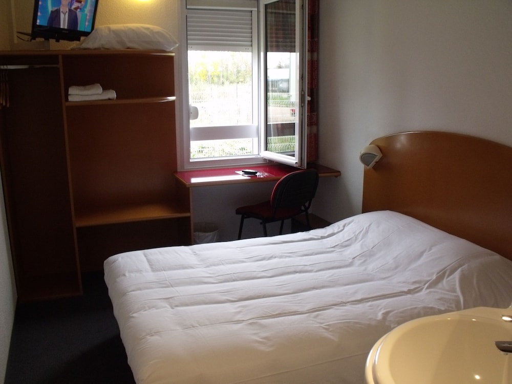 Double Room, 1 Queen Bed photo 1