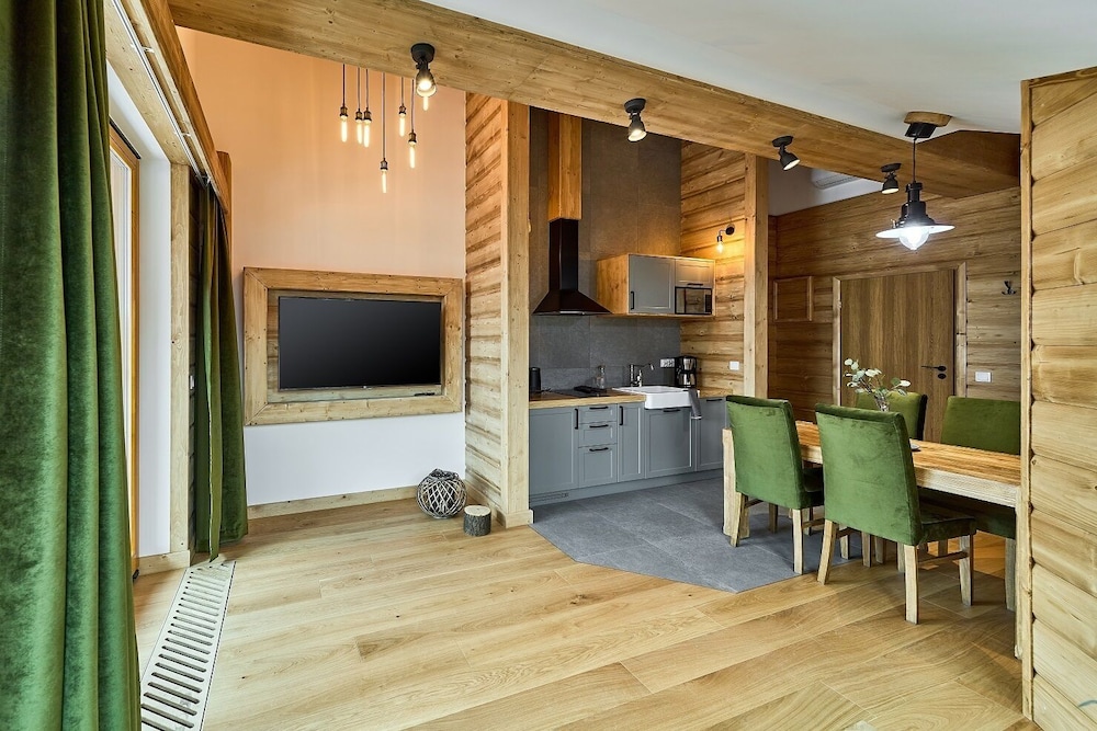 Deluxe Apartment (505 without SPA, no Pool access)
