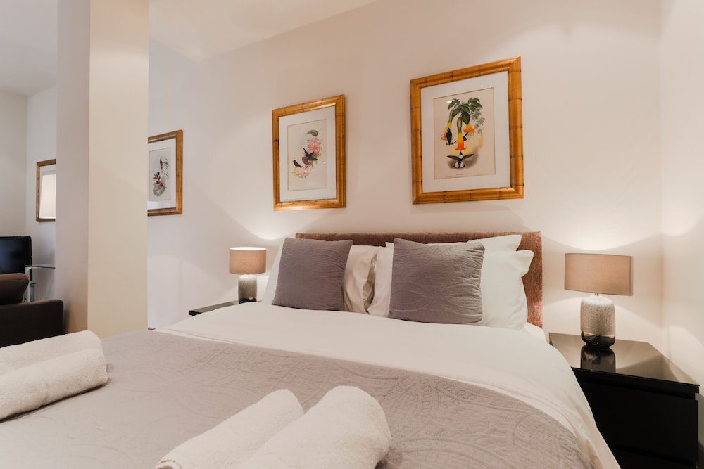 Luxury Studio Suite photo 3