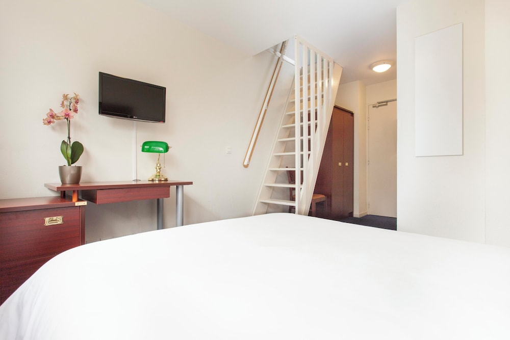 Duplex - Photo 1