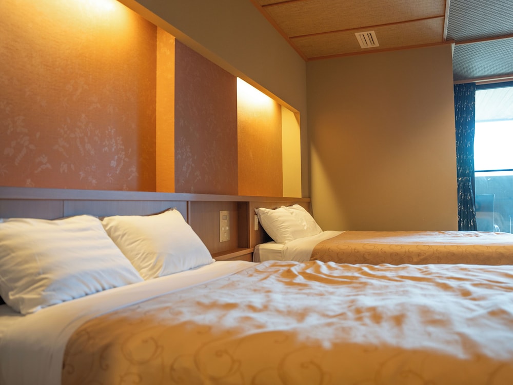 Japanese Western Style Room with Open-air bath - Photo 7
