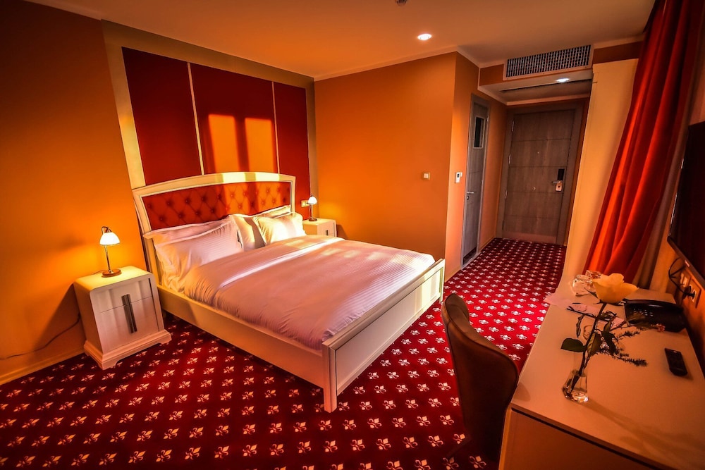Senior Suite