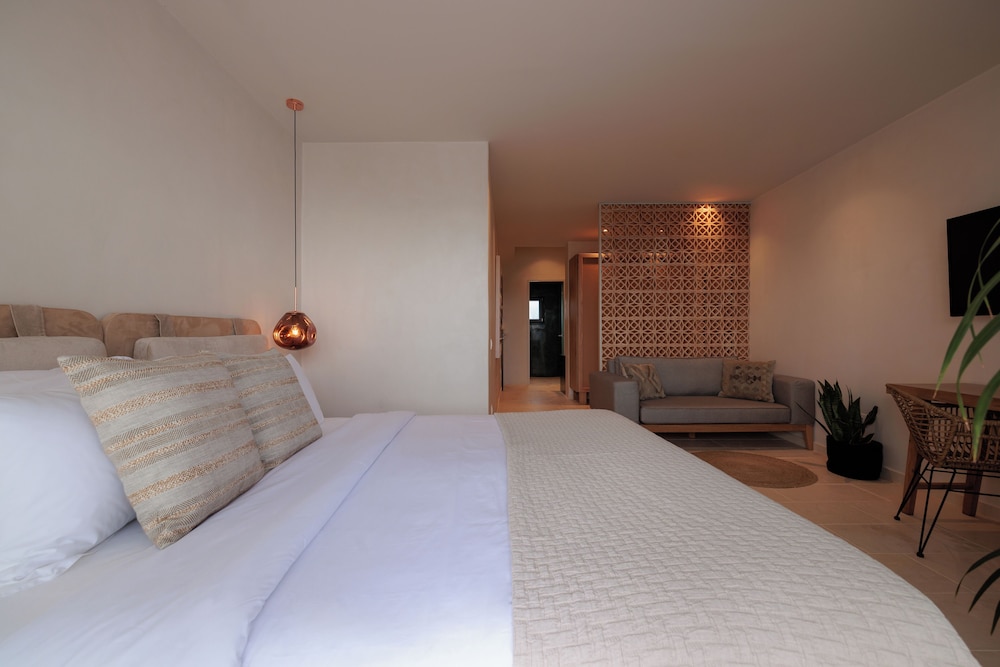 Superior Double Private Pool & Sea View - Photo 2