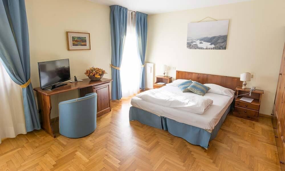 Classic Double Room, City View photo 2