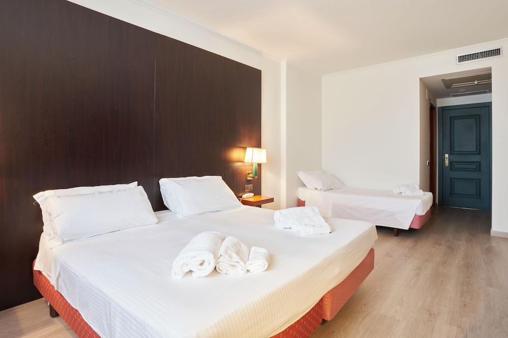 Triple Room - Photo 1