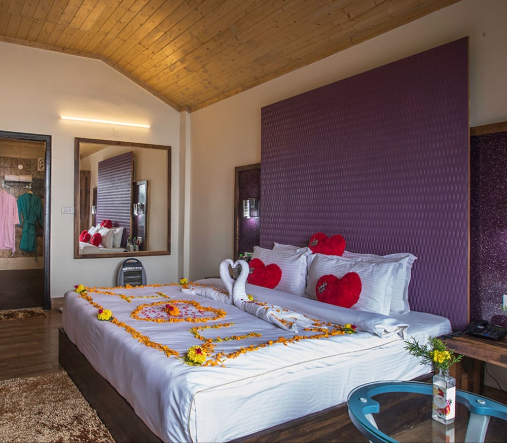 Honeymoon Suite
