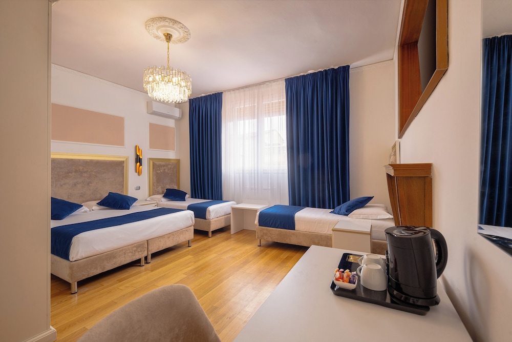 Classic Quadruple Room
