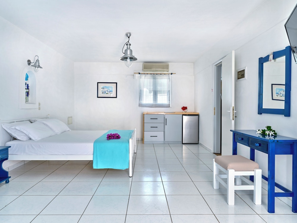 Superior Triple Room, Partial Sea View