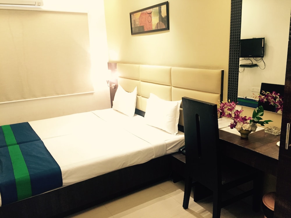 Deluxe Room - Photo 3
