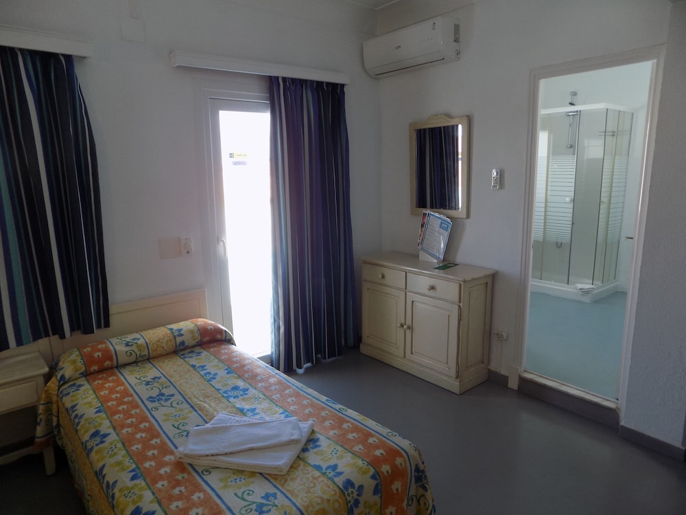 Standard Room, Private Bathroom (HABITACION X 6 PERSONAS) photo 2