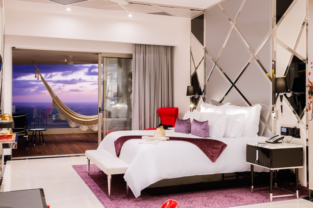Ultra Suite South