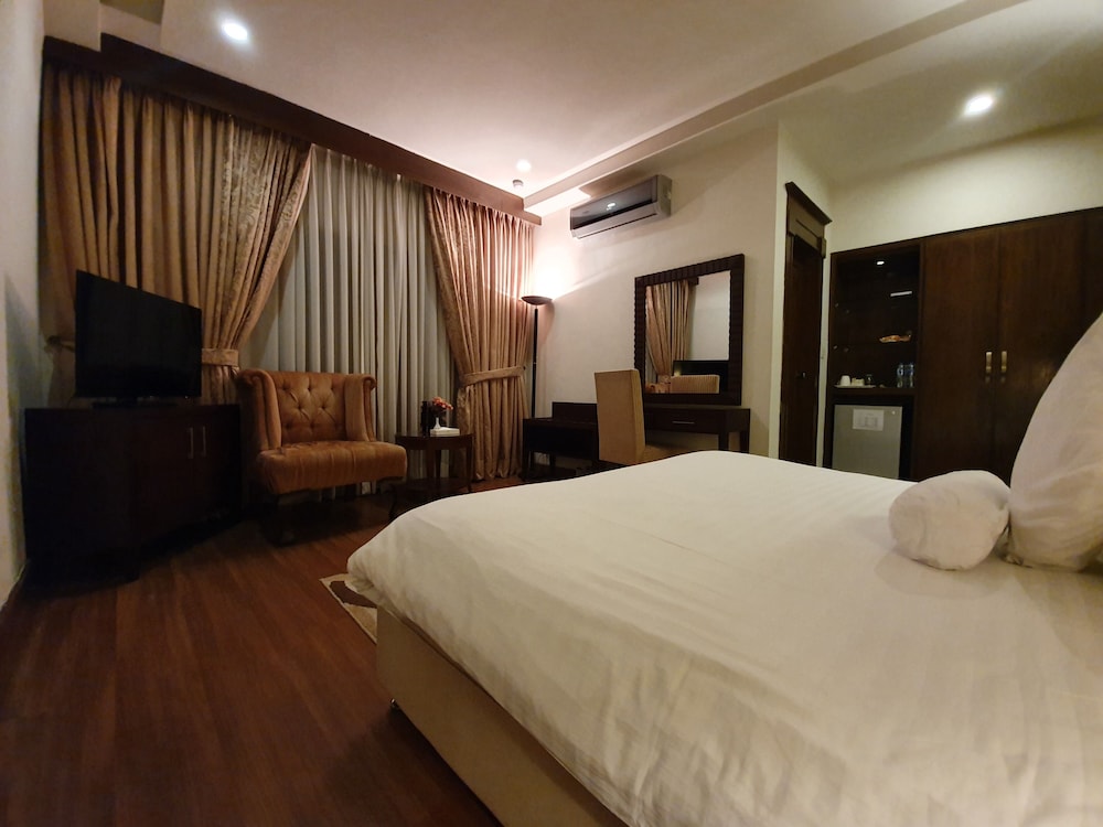 Executive Studio Suite