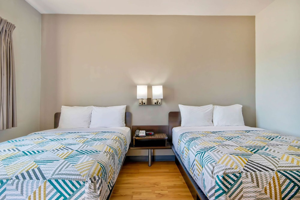 Standard Room, 2 Double Beds, Non Smoking photo 1