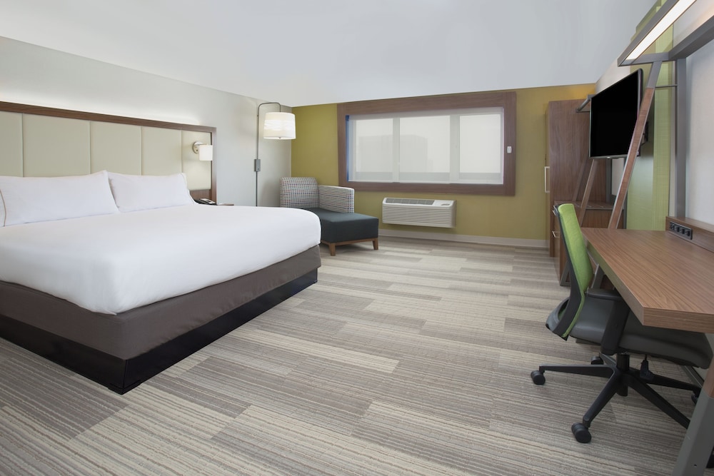 Standard Room, 1 King Bed photo 1