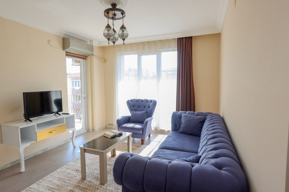 Superior Triple Room, Balcony, City View