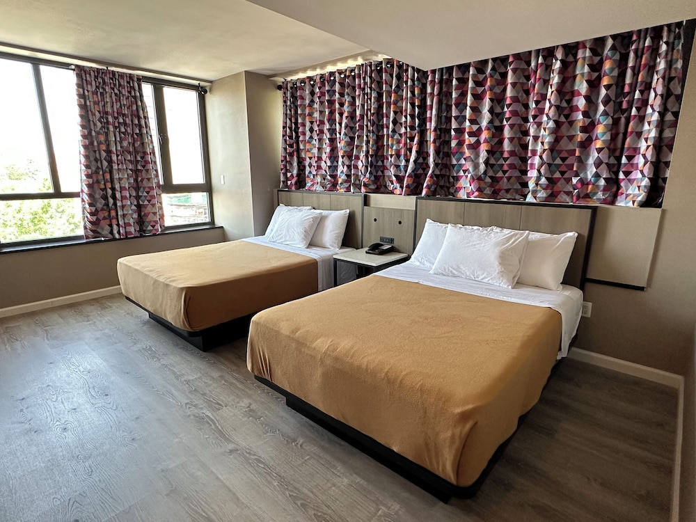 Deluxe Double Room, 2 Queen Beds, Non Smoking - Photo 1