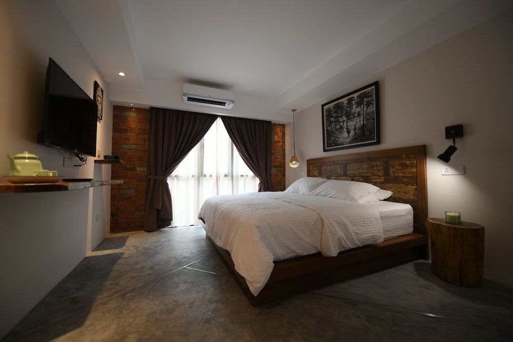 Junior Double Room, 1 King Bed with Sofa bed, Non Smoking photo 2