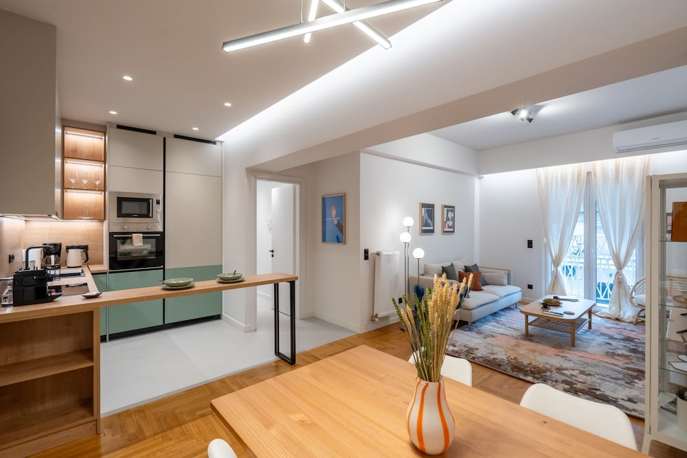 Apartment, Smoking