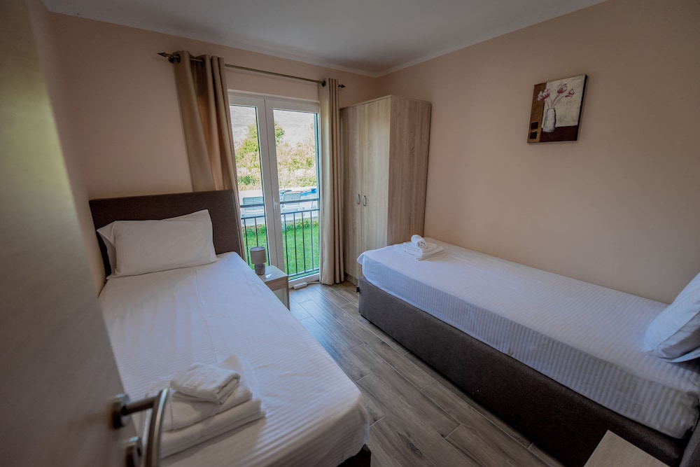 Family Apartment, 3 Bedrooms, Pool View photo 1