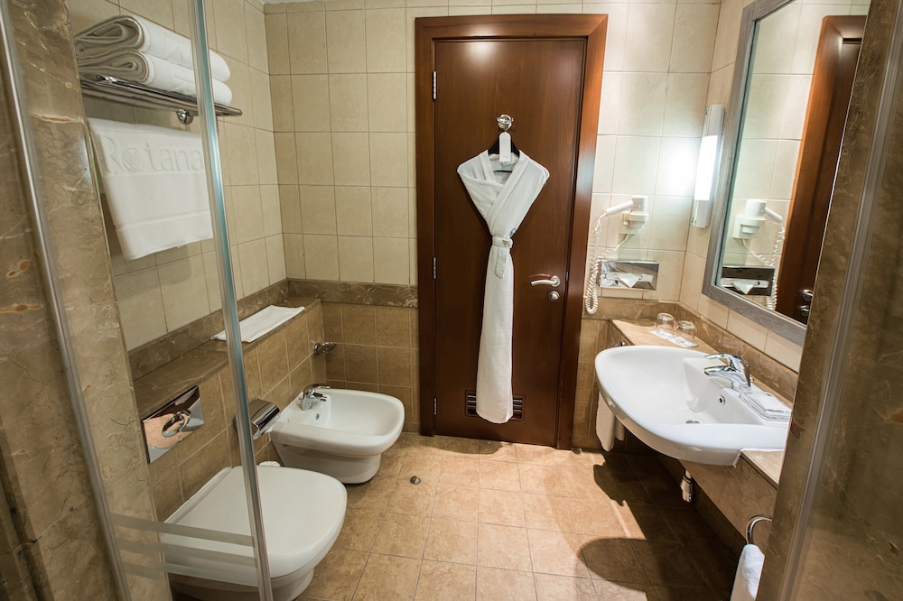 Classic Studio, 2 Twin Beds, Kitchenette, City View, photo 6