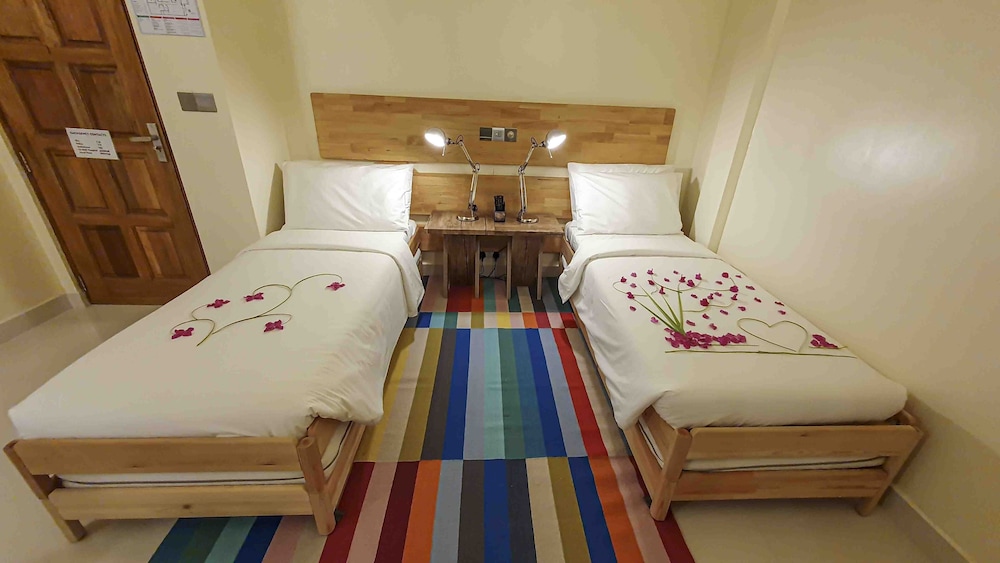Standard Room, 2 Twin Beds - Photo 3