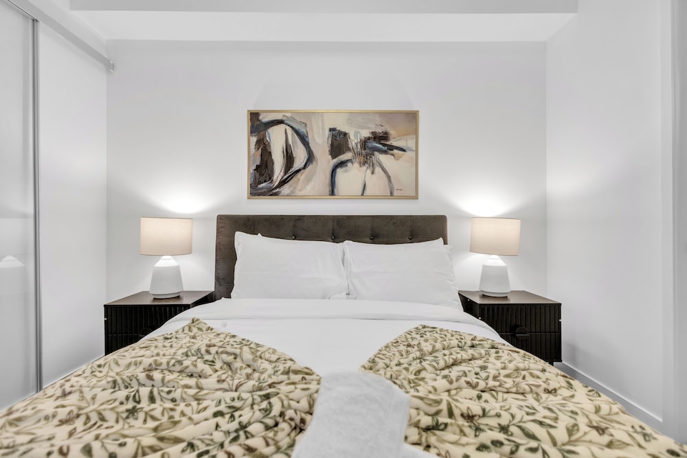 Exclusive Apartment, 1 Queen Bed with Sofa bed, City View
