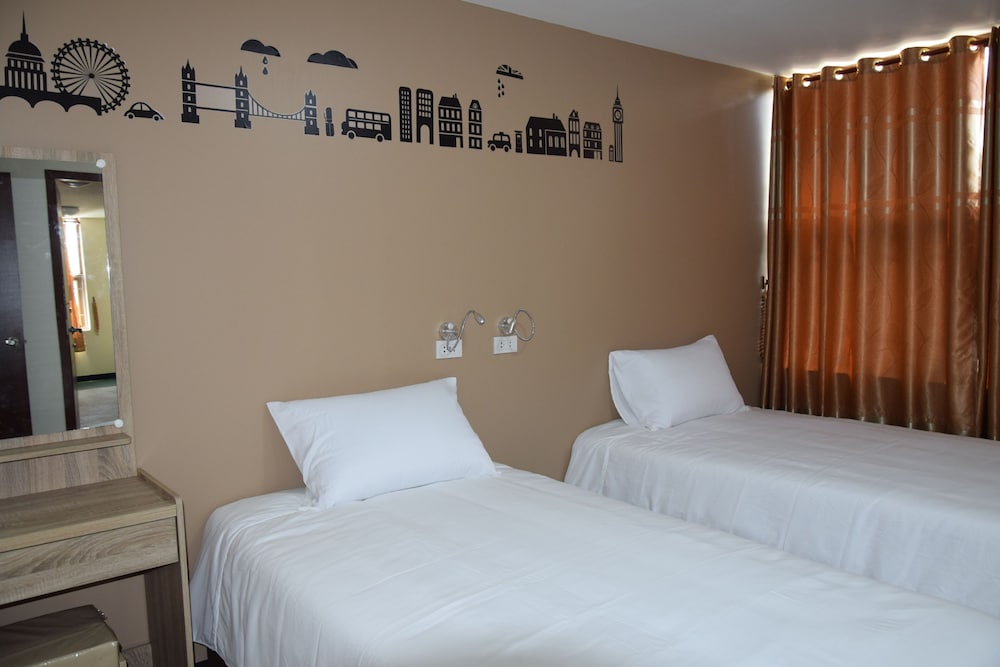 Twin Room Shared Bathroom photo 1