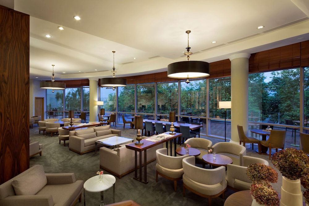 Bosphorus Suite, Lounge Access thumbnail 6