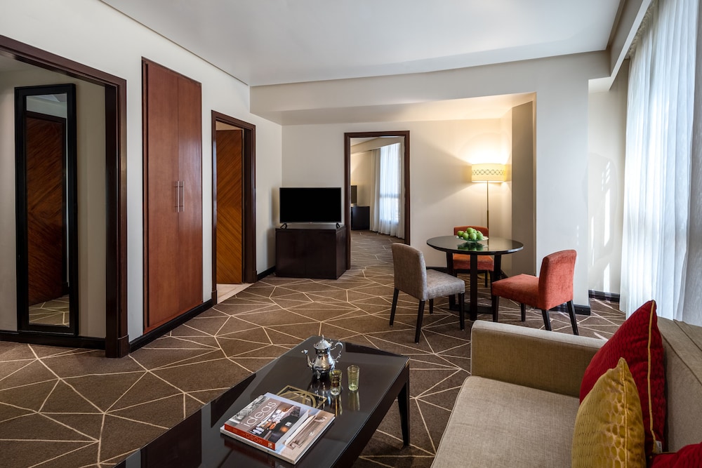 Junior Suite, 1 Bedroom, City View (1 King Bed) photo 2