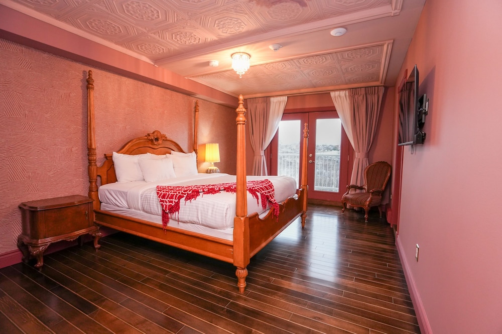 King Deluxe Estate photo 1
