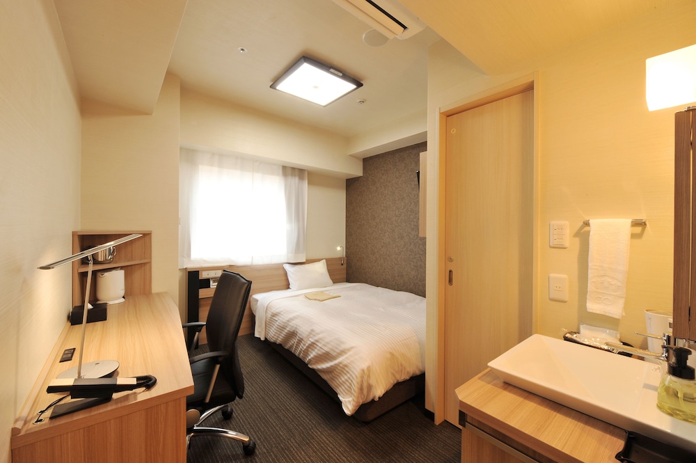 [Short Stay - Check in 6 PM, Check out 10 AM] Grande Standard Room, Non Smoking (For 2)
