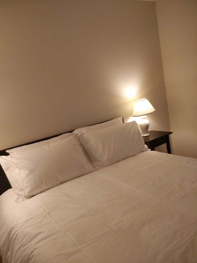 Deluxe Room, Shared Bathroom photo 2