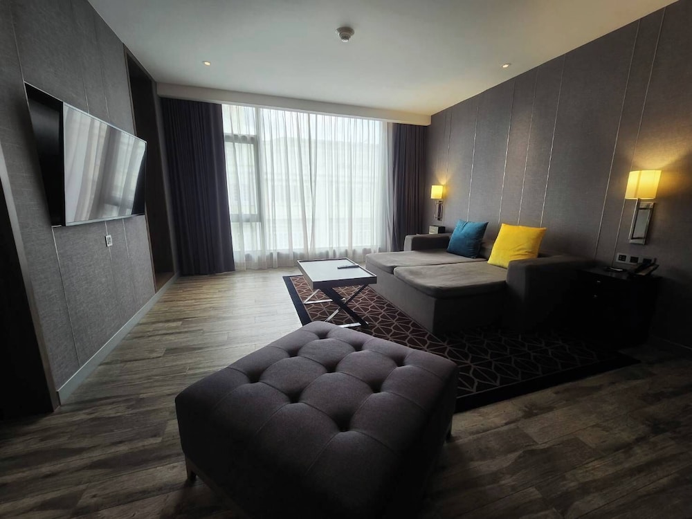 Grand Deluxe Suite photo 2