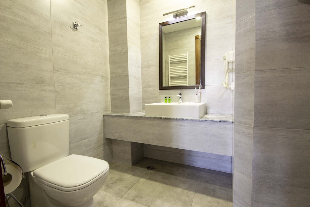 Standard Double Or Twin Room photo 3