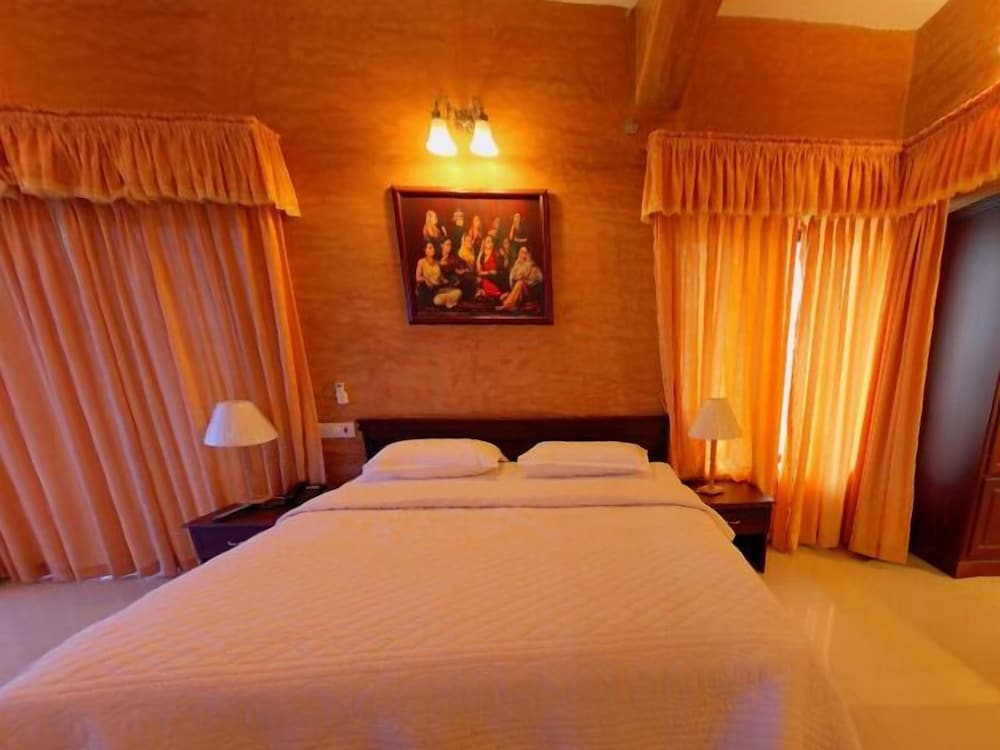 Honeymoon Suite (Lake View) photo 2