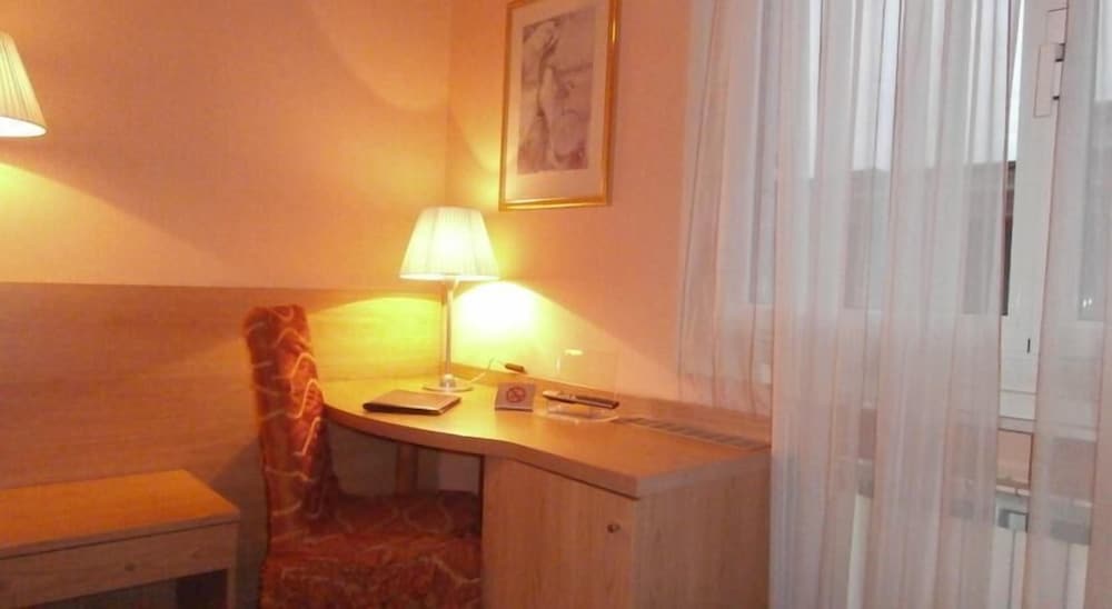 Deluxe Double Room photo 3