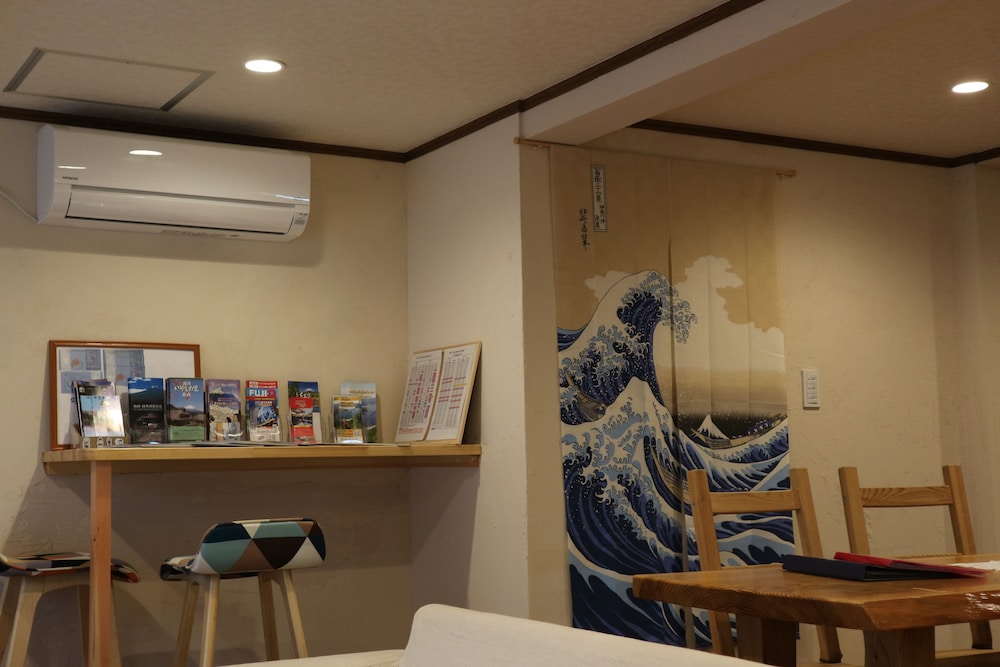 Basic Triple Room photo 2